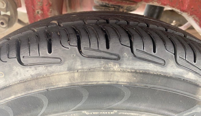 2015 Maruti Alto 800 LXI, Petrol, Manual, 51,167 km, Right Rear Tyre Tread