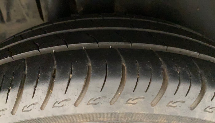 2012 Maruti Ertiga VDI, Diesel, Manual, 1,13,536 km, Right Rear Tyre Tread