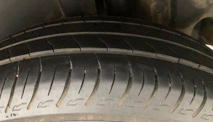 2012 Maruti Ertiga VDI, Diesel, Manual, 1,13,536 km, Left Rear Tyre Tread