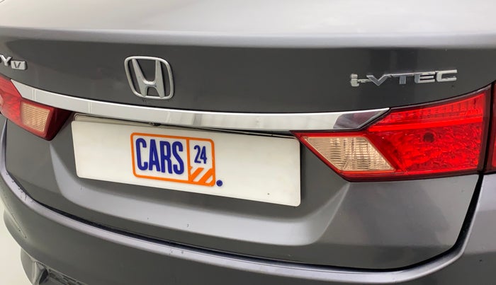 2017 Honda City 1.5L I-VTEC V MT, Petrol, Manual, 77,027 km, Dicky (Boot door) - Slightly dented