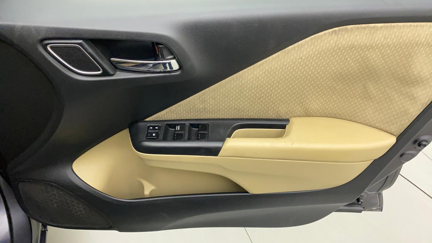 2017 Honda City 1.5L I-VTEC V MT, Petrol, Manual, 77,027 km, Driver Side Door Panels Control
