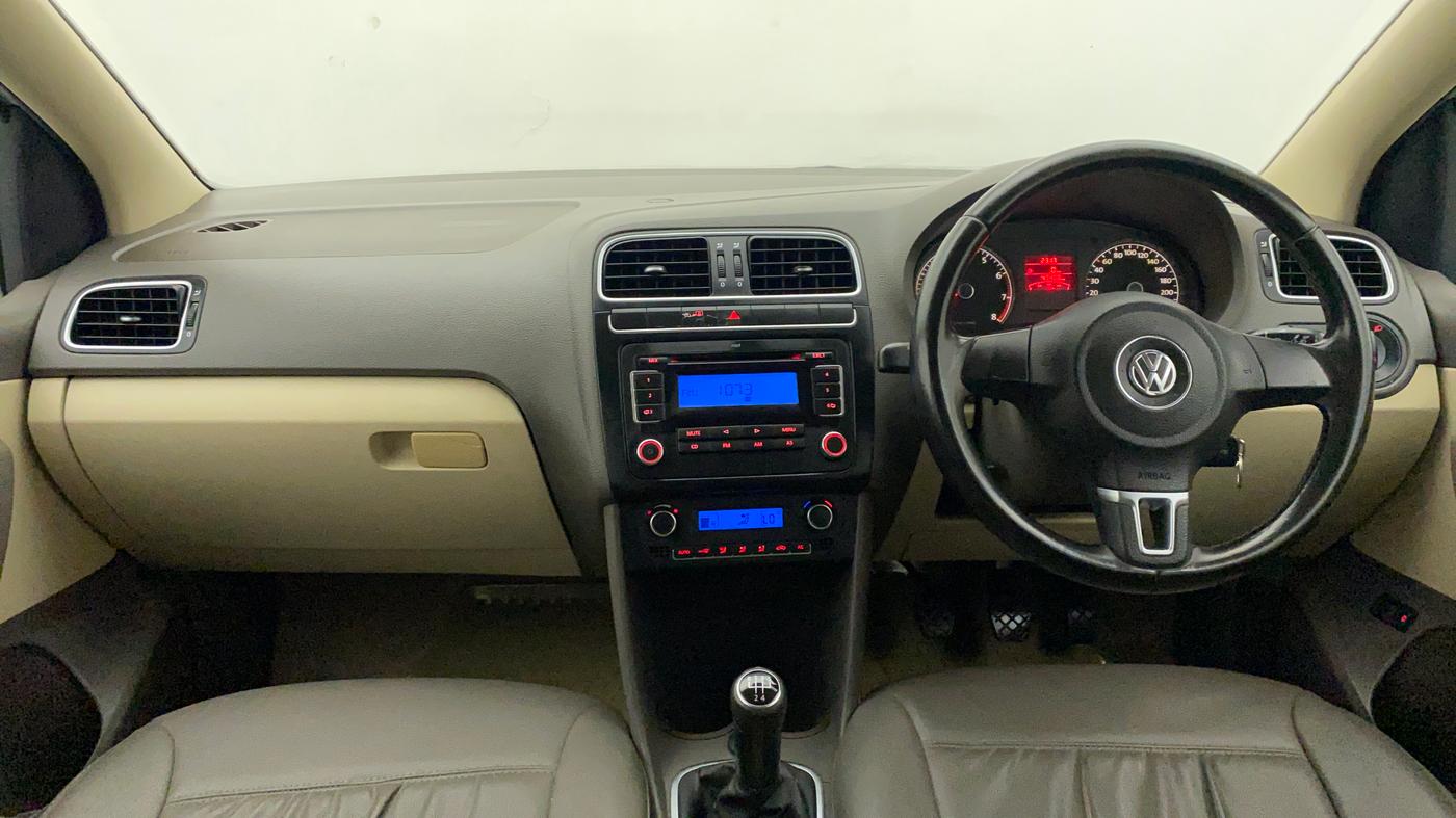 2011 Volkswagen Vento HIGHLINE 1.6 MPI, Petrol, Manual, 47,470 km, Dashboard