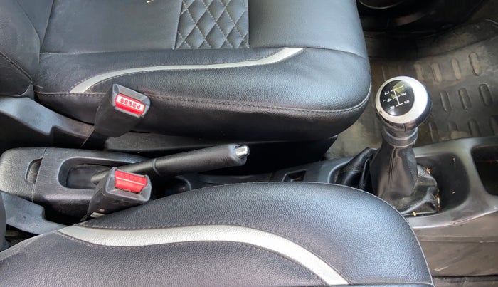 2017 Maruti Wagon R 1.0 VXI, Petrol, Manual, 75,895 km, Gear Lever