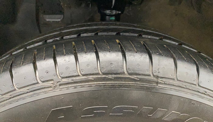 2016 Hyundai Elite i20 MAGNA 1.2, CNG, Manual, 87,283 km, Left Front Tyre Tread