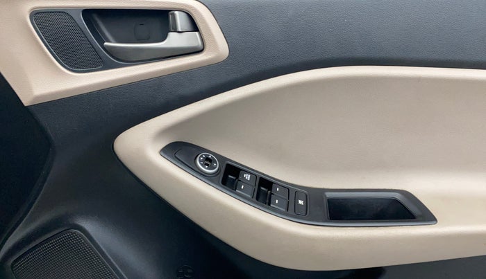 2016 Hyundai Elite i20 MAGNA 1.2, CNG, Manual, 87,283 km, Driver Side Door Panels Control