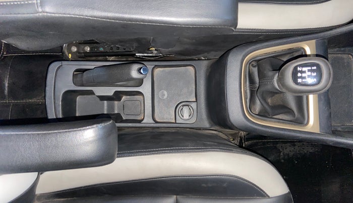 2024 Tata PUNCH ACCOMPLISHED DAZZLE SUNROOF CNG MT, CNG, Manual, 32,527 km, Gear Lever