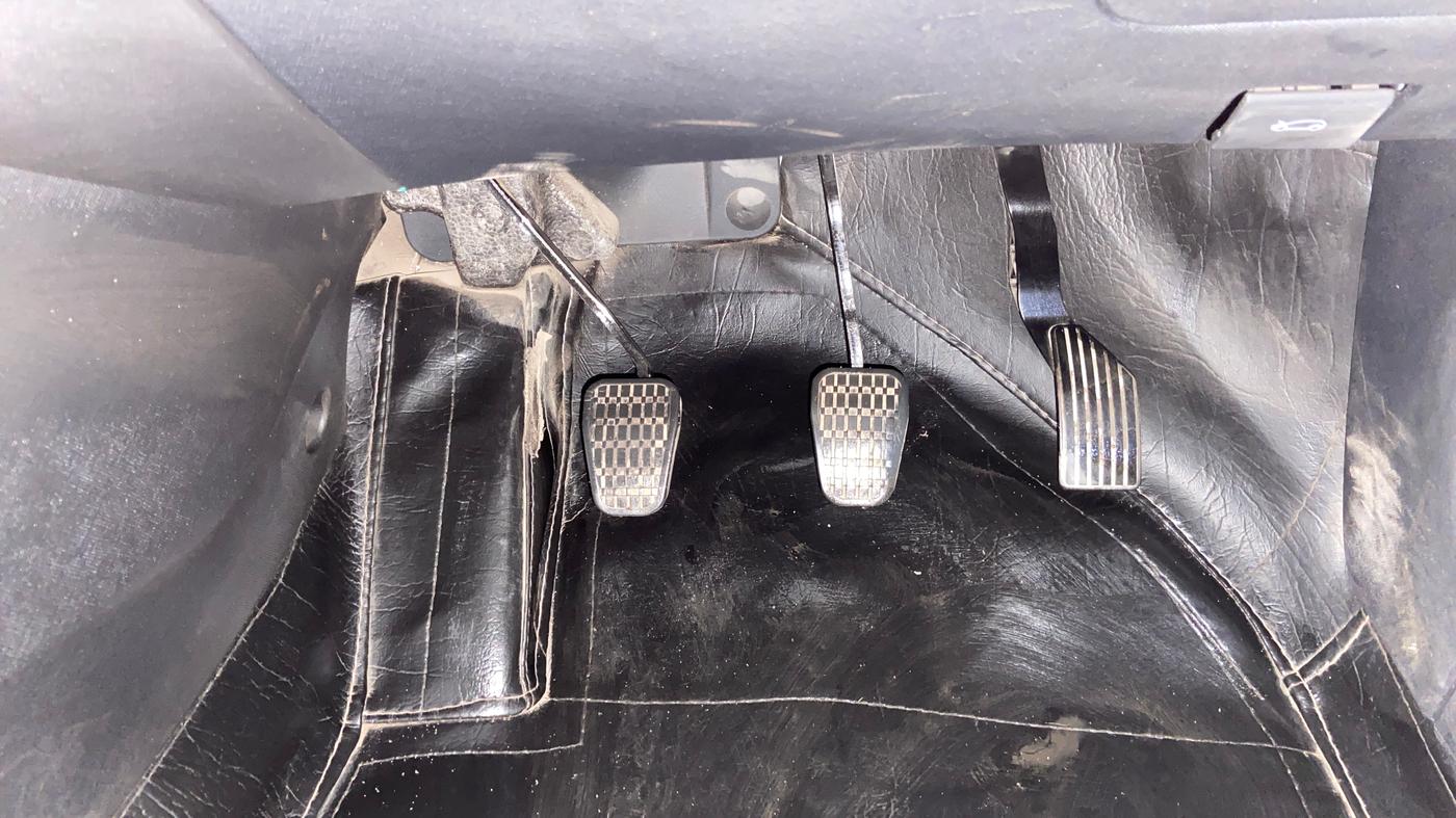 2024 Tata PUNCH ACCOMPLISHED DAZZLE SUNROOF CNG MT, CNG, Manual, 32,527 km, Pedals