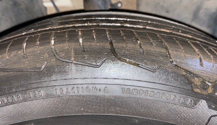 2024 Tata PUNCH ACCOMPLISHED DAZZLE SUNROOF CNG MT, CNG, Manual, 32,527 km, Right Front Tyre Tread