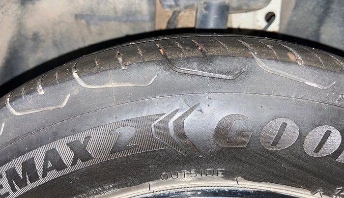 2024 Tata PUNCH ACCOMPLISHED DAZZLE SUNROOF CNG MT, CNG, Manual, 32,527 km, Left Front Tyre Tread