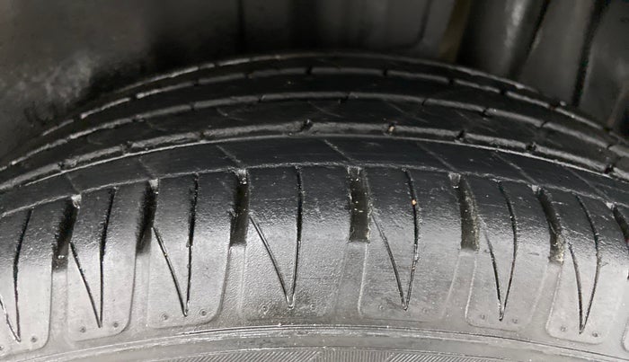 2021 Toyota URBAN CRUISER PREMIUM GRADE AT, Petrol, Automatic, 17,876 km, Left Rear Tyre Tread