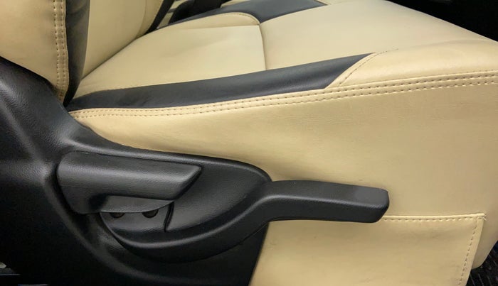 2016 Honda BR-V 1.5 i-VTEC V CVT, Petrol, Automatic, 31,255 km, Driver Side Adjustment Panel