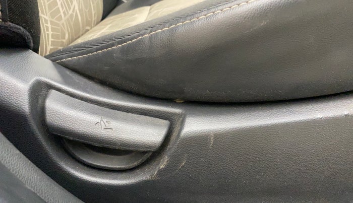 2015 Hyundai Grand i10 SPORTZ 1.2 KAPPA VTVT, Petrol, Manual, 31,215 km, Driver Side Adjustment Panel