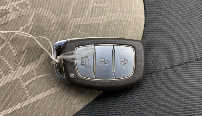 2015 Hyundai Grand i10 SPORTZ 1.2 KAPPA VTVT, Petrol, Manual, 31,215 km, Key Close Up