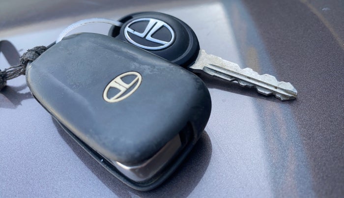 2019 Tata Tiago XZ PETROL, Petrol, Manual, 44,977 km, Key Close Up