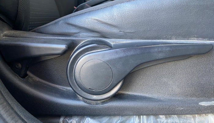 2019 Tata Tiago XZ PETROL, Petrol, Manual, 44,977 km, Driver Side Adjustment Panel