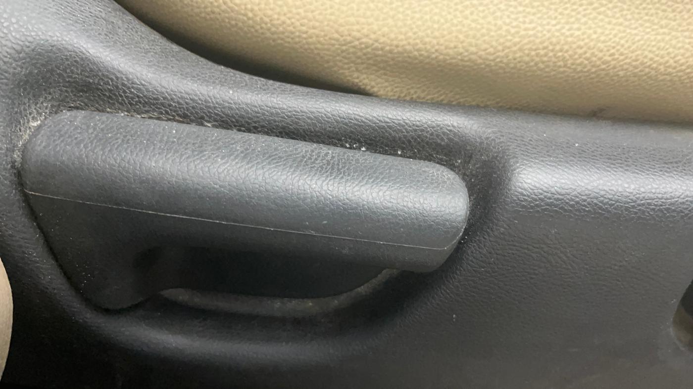 2015 Honda City 1.5L I-VTEC VX, Petrol, Manual, 1,00,657 km, Driver Side Adjustment Panel