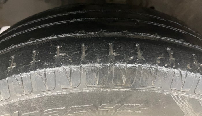 2015 Honda City 1.5L I-VTEC VX, Petrol, Manual, 1,00,705 km, Left Front Tyre Tread