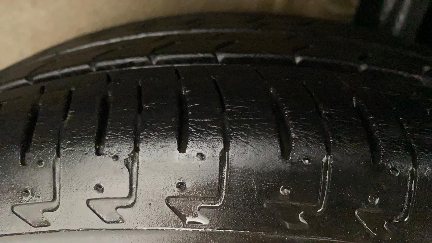 2017 Maruti IGNIS DELTA 1.2 AMT, Petrol, Automatic, 38,146 km, Left Rear Tyre Tread