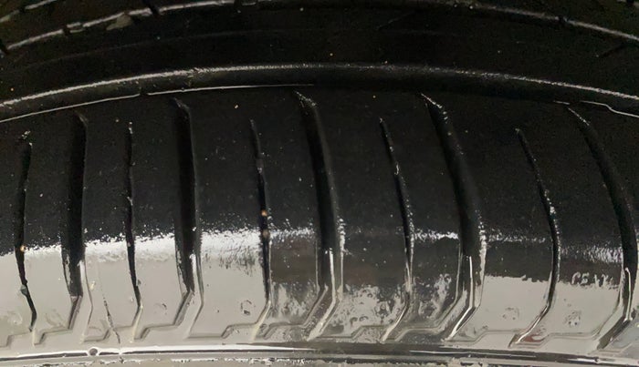 2023 Hyundai NEW I20 ASTA (O) 1.2 AT, Petrol, Automatic, 18,175 km, Right Front Tyre Tread