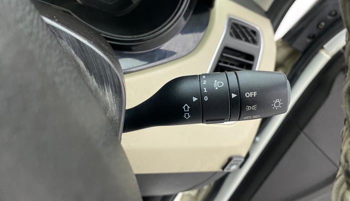 2016 Tata Zest XMS RT, CNG, Manual, 1,00,186 km, Combination switch - Turn Indicator not functional