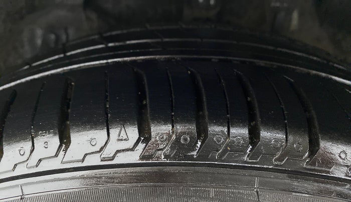 2016 Tata Zest XMS RT, CNG, Manual, 1,00,186 km, Left Front Tyre Tread