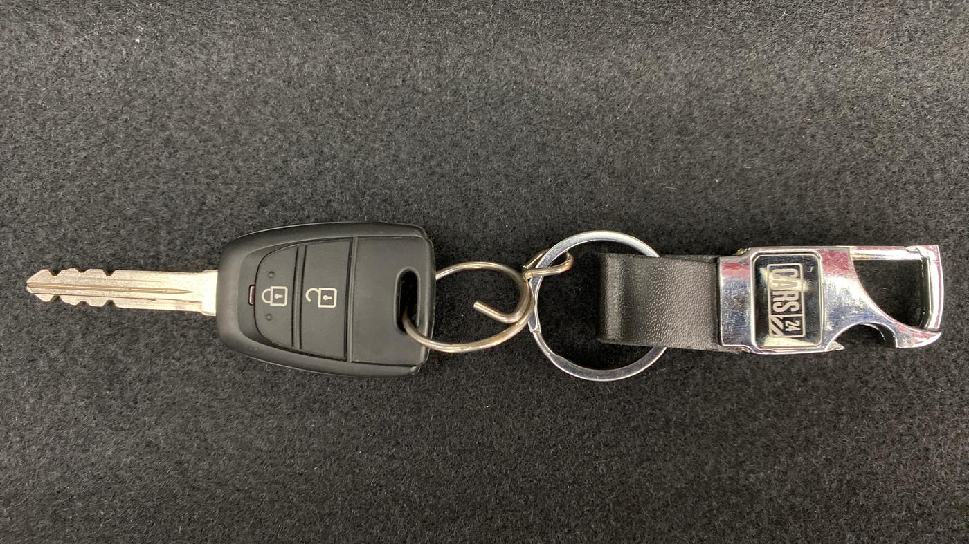 2018 Hyundai NEW SANTRO ASTA 1.1 MT, Petrol, Manual, 17,076 km, Key Close Up