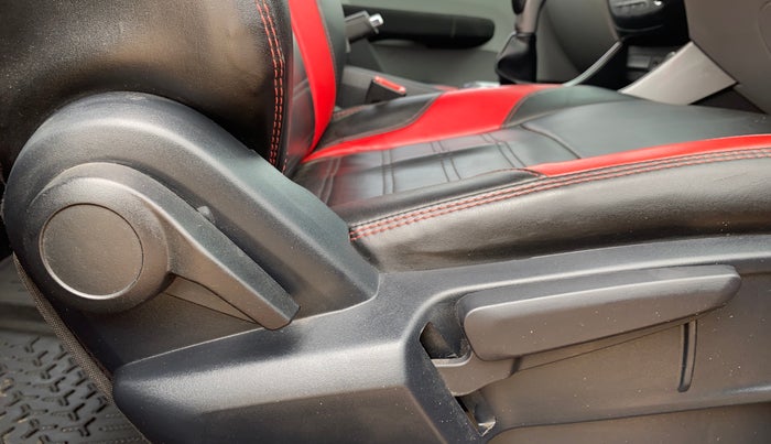 2020 Tata ALTROZ XZ PETROL, Petrol, Manual, 60,152 km, Driver Side Adjustment Panel