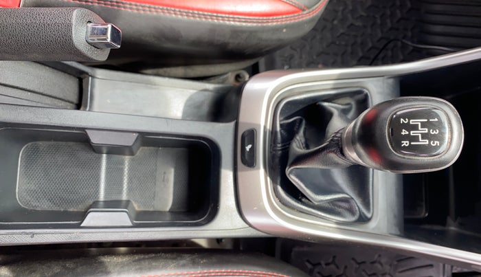 2020 Tata ALTROZ XZ PETROL, Petrol, Manual, 60,152 km, Gear Lever