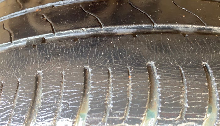 2020 Tata ALTROZ XZ PETROL, Petrol, Manual, 60,152 km, Left Front Tyre Tread