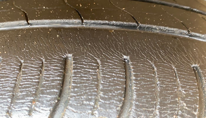 2020 Tata ALTROZ XZ PETROL, Petrol, Manual, 60,152 km, Right Front Tyre Tread