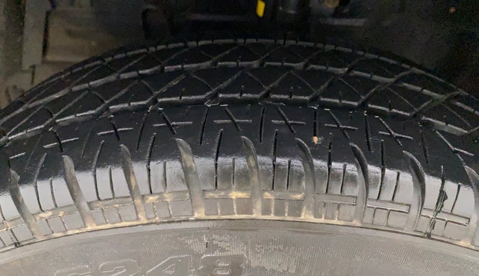 2014 Maruti Swift Dzire VXI, Petrol, Manual, 67,055 km, Left Front Tyre Tread
