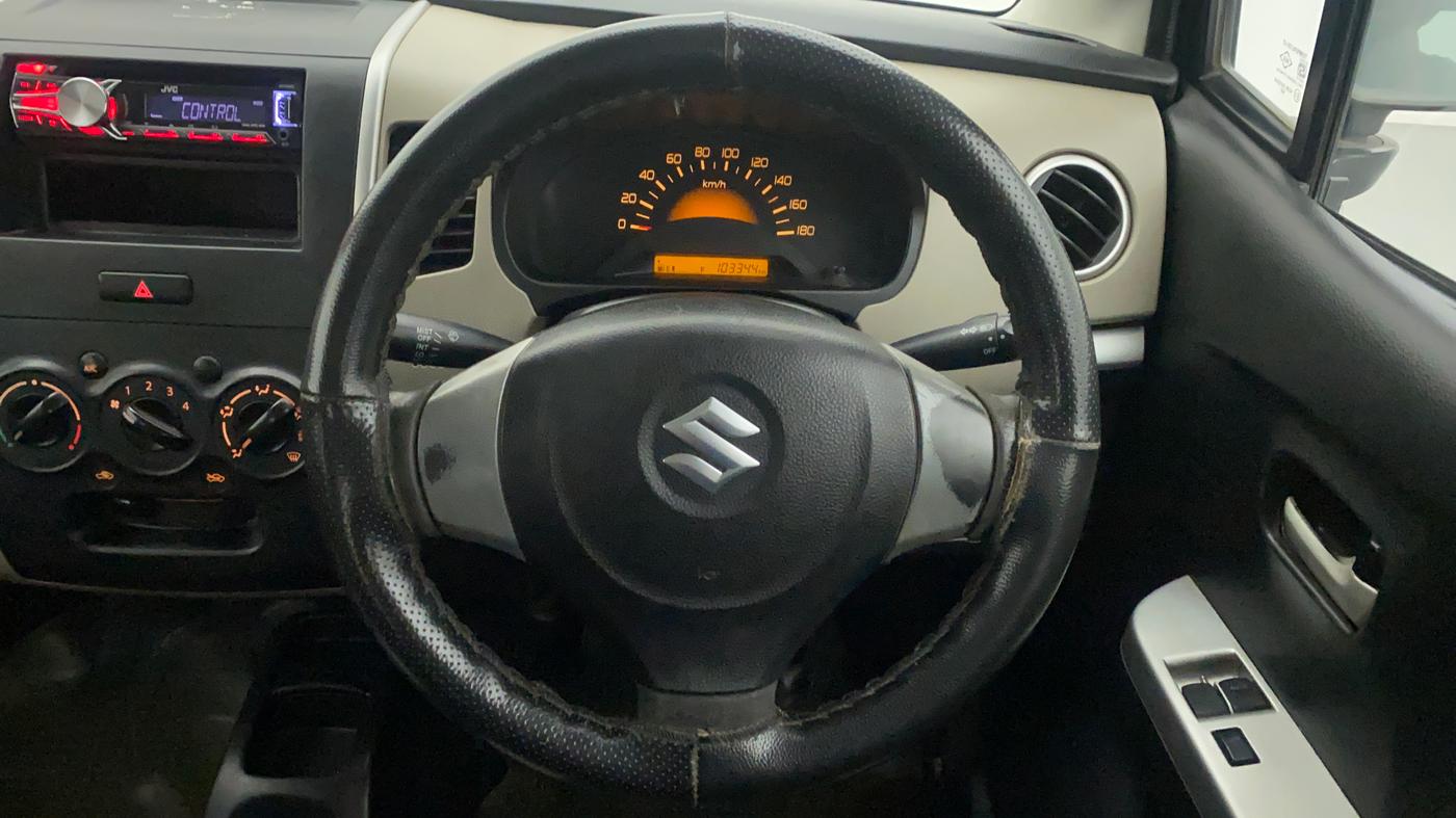 2015 Maruti Wagon R 1.0 LXI CNG, CNG, Manual, 1,03,344 km, Steering Wheel Close Up