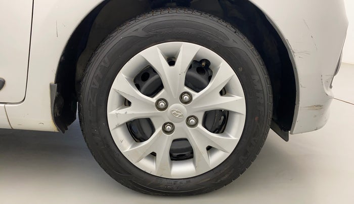 2016 Hyundai Grand i10 SPORTZ 1.2 KAPPA VTVT, Petrol, Manual, 38,309 km, Right Front Wheel