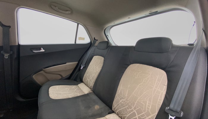 2016 Hyundai Grand i10 SPORTZ 1.2 KAPPA VTVT, Petrol, Manual, 38,309 km, Right Side Rear Door Cabin