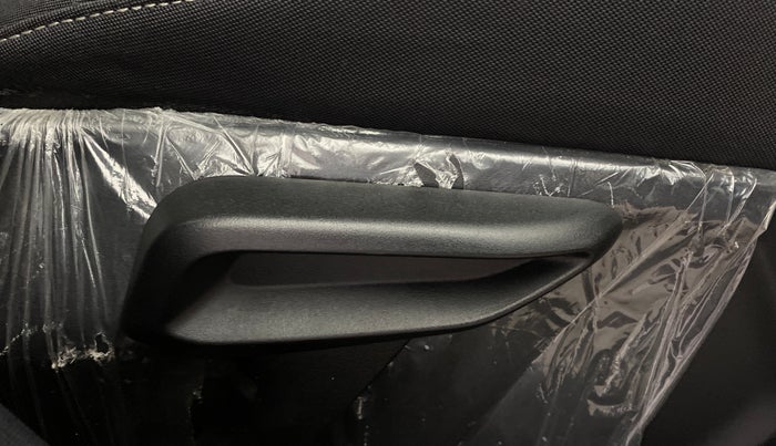 2024 Tata NEXON CREATIVE AMT DUAL TONE 1.2 PETROL, Petrol, Automatic, 19,537 km, Driver Side Adjustment Panel