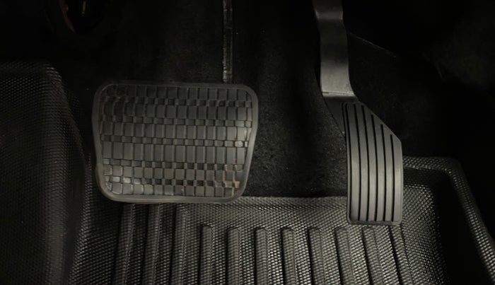 2024 Tata NEXON CREATIVE AMT DUAL TONE 1.2 PETROL, Petrol, Automatic, 19,537 km, Pedals