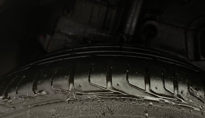 2024 Tata NEXON CREATIVE AMT DUAL TONE 1.2 PETROL, Petrol, Automatic, 19,537 km, Right Rear Tyre Tread