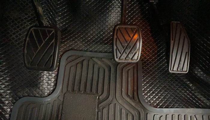 2023 Maruti Baleno ZETA PETROL 1.2, Petrol, Manual, 40,706 km, Pedals