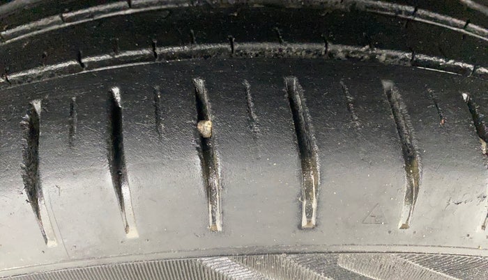 2023 Maruti Baleno ZETA PETROL 1.2, Petrol, Manual, 40,706 km, Right Front Tyre Tread