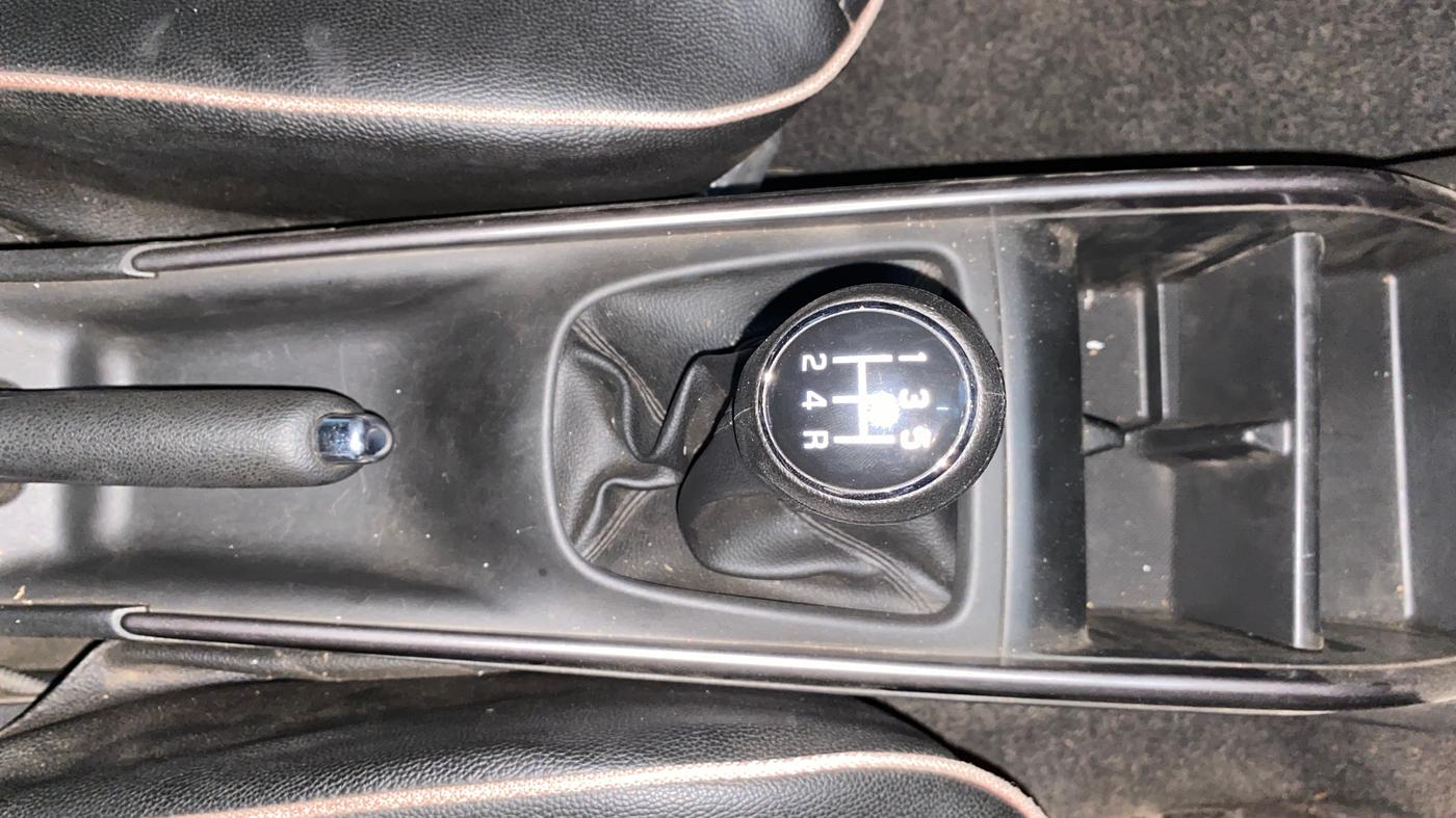 2022 Maruti Baleno ZETA PETROL 1.2, Petrol, Manual, 31,201 km, Gear Lever