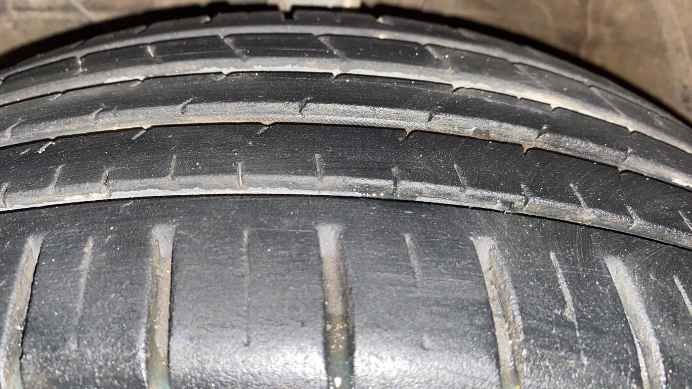 2022 Maruti Baleno ZETA PETROL 1.2, Petrol, Manual, 31,201 km, Left Front Tyre Tread