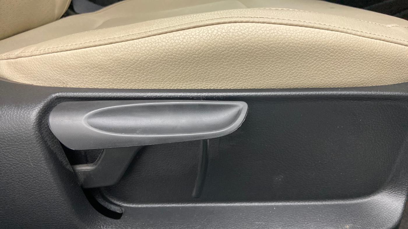 2021 Skoda Rapid STYLE TSI, Petrol, Manual, 15,504 km, Driver Side Adjustment Panel