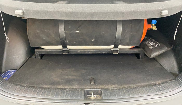 2020 KIA SELTOS HTX 1.5 PETROL, CNG, Manual, 93,799 km, Boot Inside