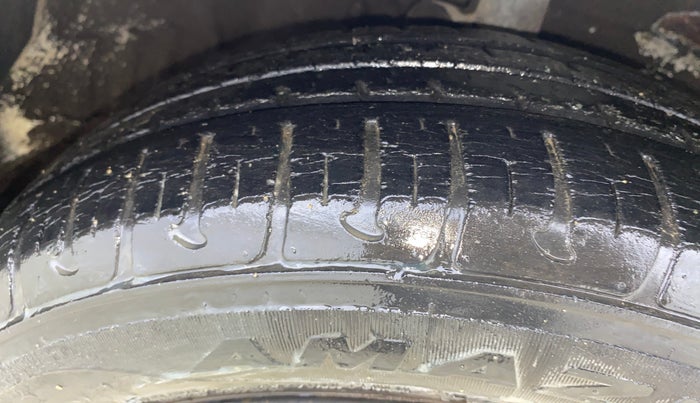 2014 Hyundai Grand i10 SPORTZ 1.2 KAPPA VTVT, Petrol, Manual, 24,632 km, Right Front Tyre Tread