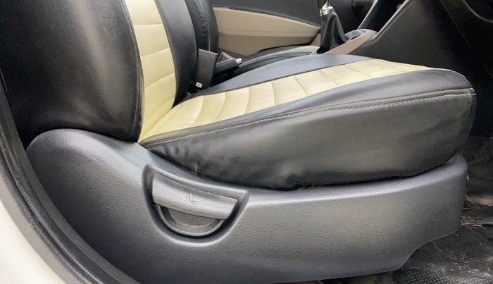 2014 Hyundai Grand i10 SPORTZ 1.2 KAPPA VTVT, Petrol, Manual, 24,632 km, Driver Side Adjustment Panel