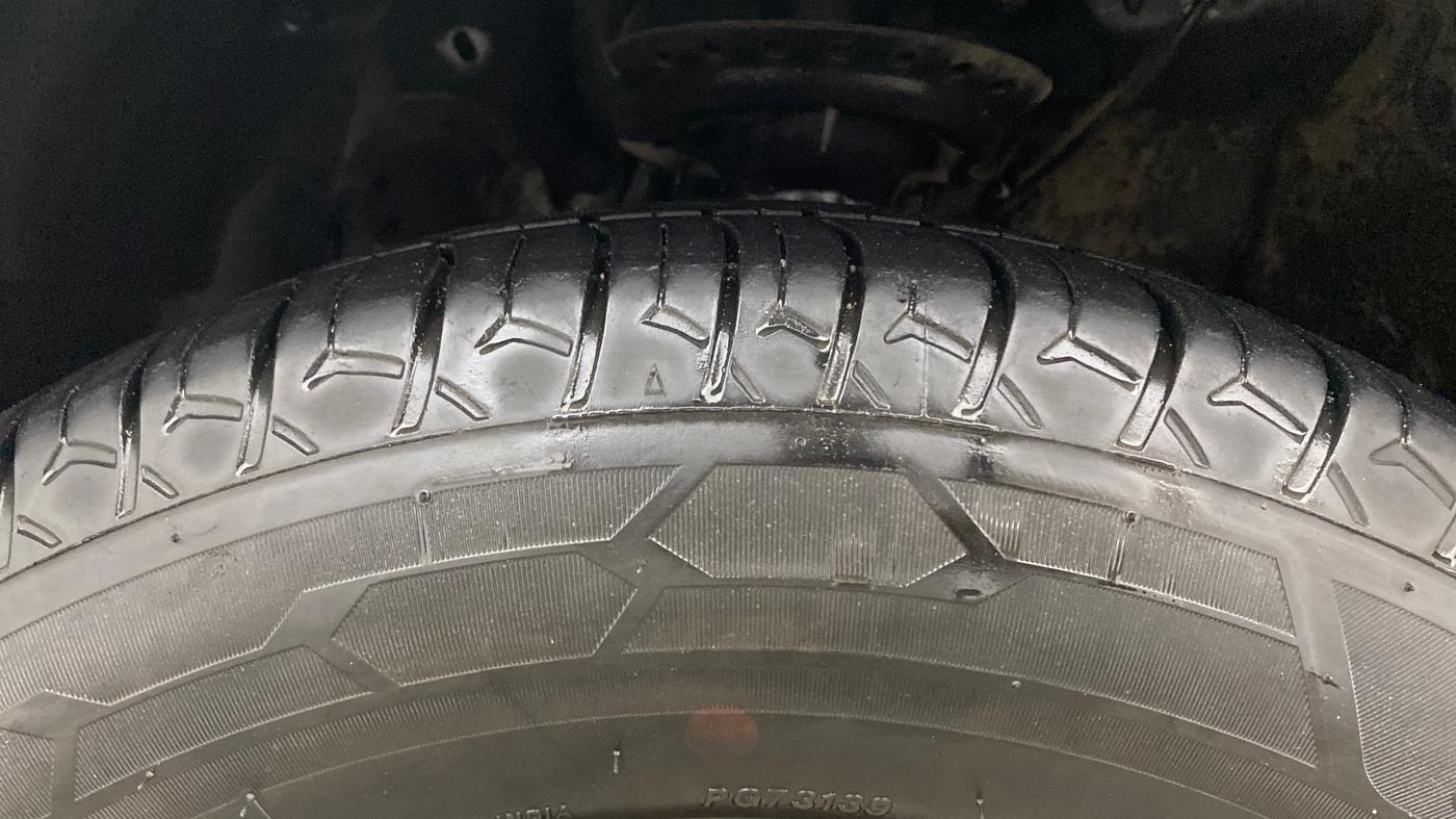 2018 Hyundai Elite i20 SPORTZ 1.2, Petrol, Manual, 1,40,074 km, Left Front Tyre Tread