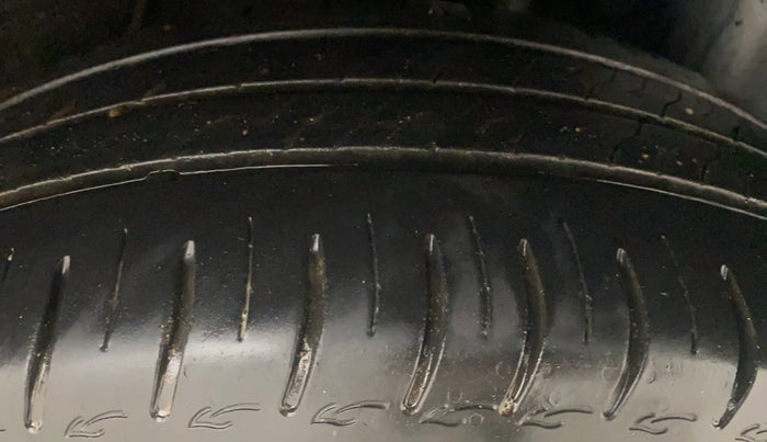 2023 Tata ALTROZ XZ + SUNROOF, Petrol, Manual, 47,293 km, Left Rear Tyre Tread