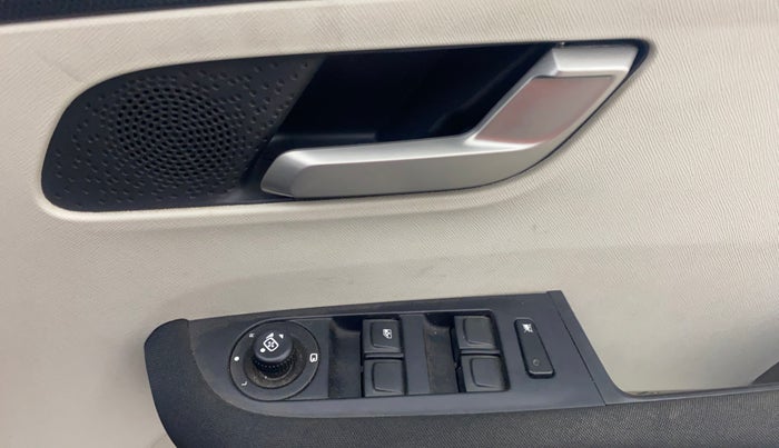 2023 Tata ALTROZ XZ + SUNROOF, Petrol, Manual, 47,293 km, Driver Side Door Panels Control