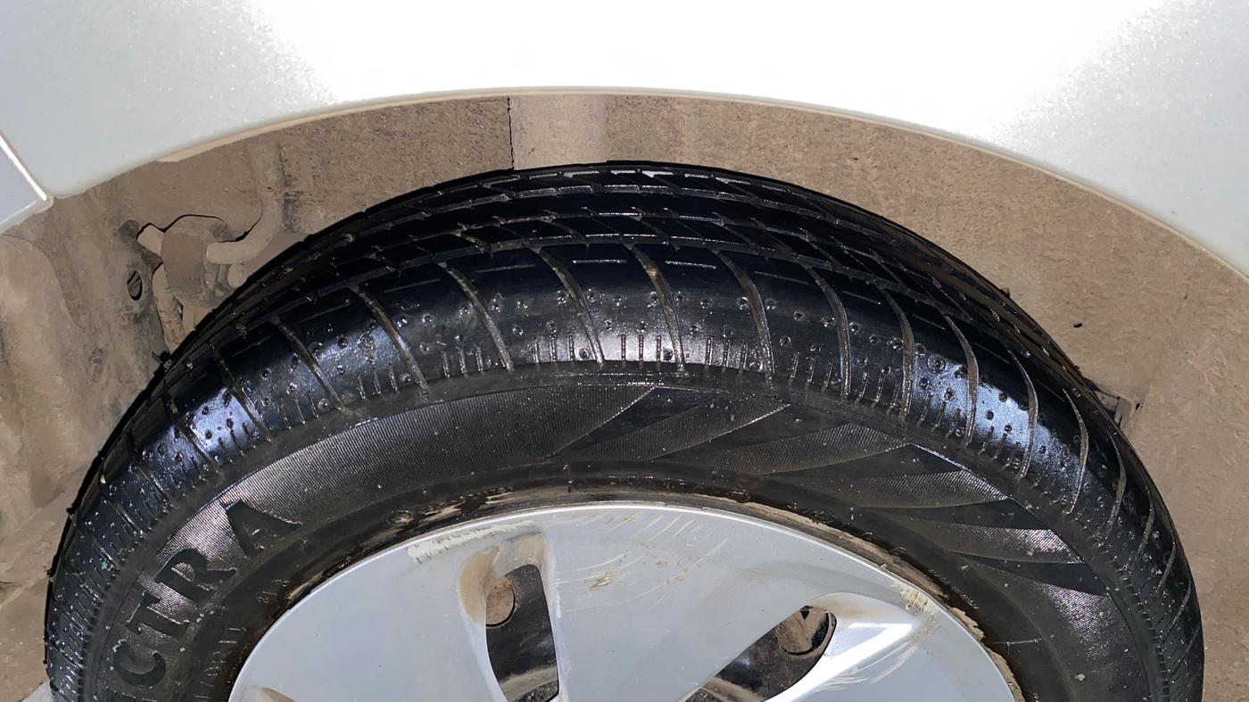 2016 Maruti Celerio VXI AMT, Petrol, Automatic, 6,405 km, Right Rear Tyre Tread