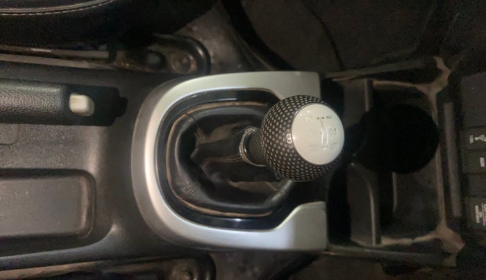 2019 Honda Jazz 1.2L I-VTEC V, Petrol, Manual, 98,835 km, Gear Lever